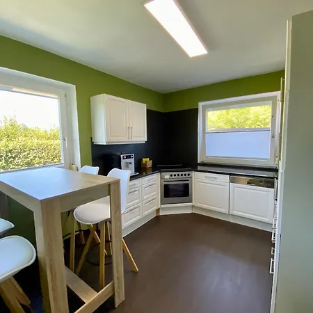 Cosy House With Garden, Close To City Center, Good Traffic Connection Сasa de vacaciones *
