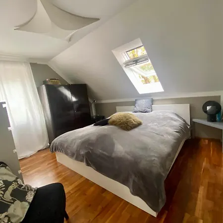 Cosy House With Garden, Close To City Center, Good Traffic Connection Nyaraló