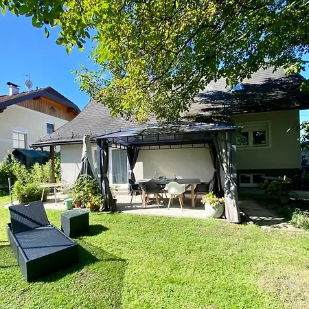 Cosy House With Garden, Close To City Center, Good Traffic Connection Vakantiehuis *