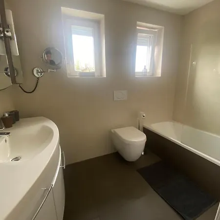 Cosy House With Garden, Close To City Center, Good Traffic Connection Vakantiehuis *