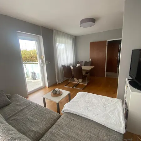 Cosy House With Garden, Close To City Center, Good Traffic Connection Vakantiehuis *